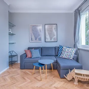 Dondukov Boulevard Two Bedroom Designer סופיה